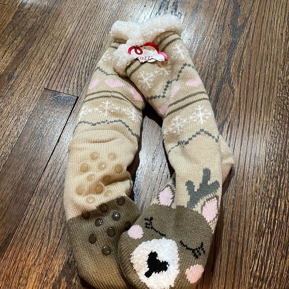 NWT reindeer deer 🦌 fuzzy socks